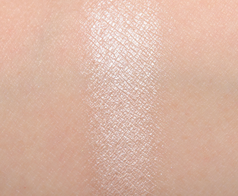 <p class="text-center">MAC Shroom Eyeshadow</p>