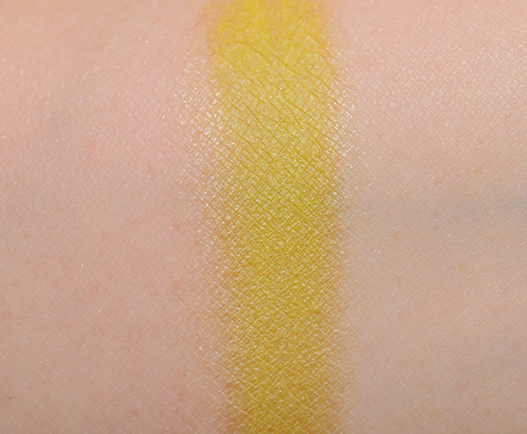 <p class="text-center">MAC Sour Lemon Eyeshadow</p>