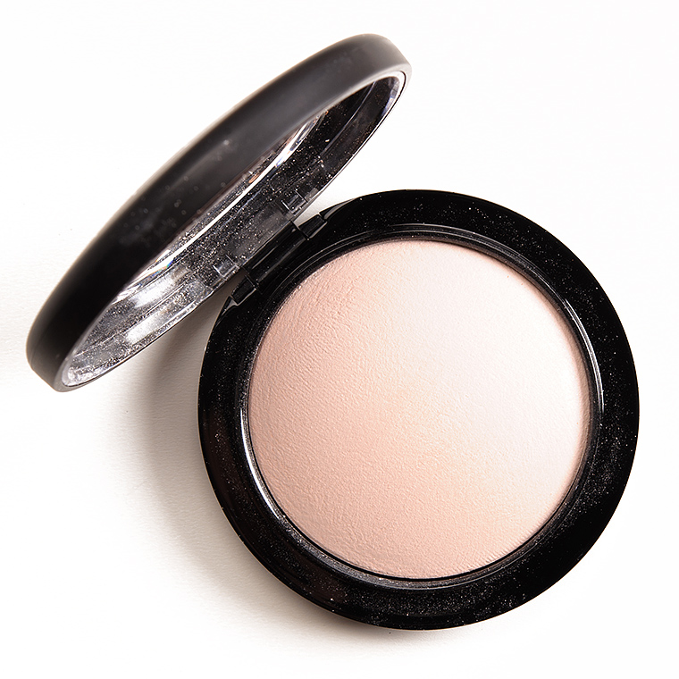 Iluminator MAC Mineralize Skinfinish Powder