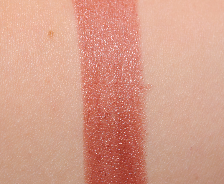 <p class="text-center">Tom Ford Beauty Temptation Waits Ultra-Rich Lip Color</p>