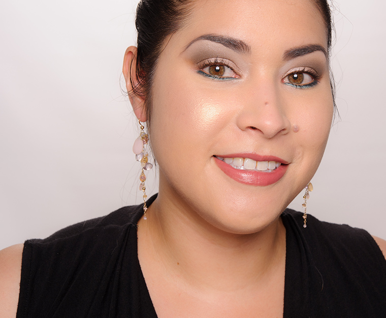 LORAC Twilight Light Source Illuminating Highlighter