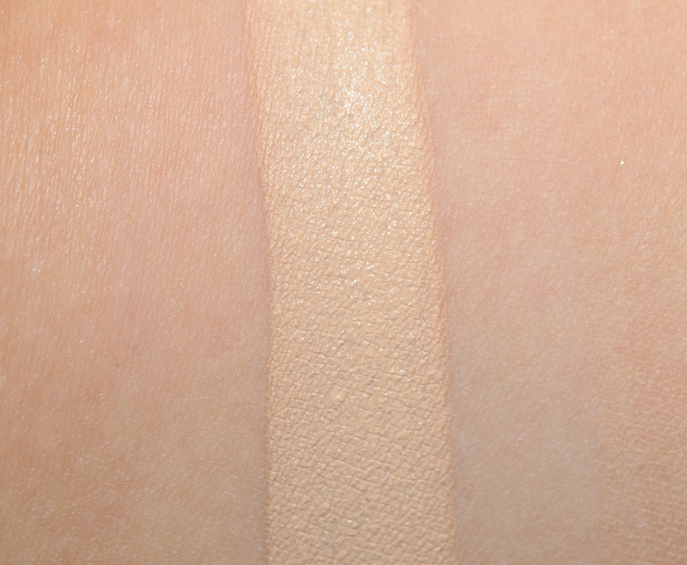 <p class="text-center">Shiseido Golden 2 Synchro Skin Lasting Liquid Foundation SPF 20</p>