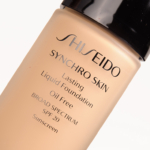 Shiseido Golden 3 Synchro Skin Lasting Liquid Foundation SPF 20