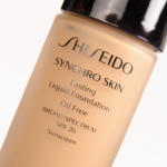 Shiseido Golden 4 Synchro Skin Lasting Liquid Foundation SPF 20
