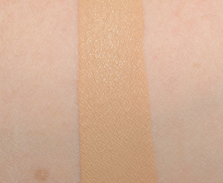 <p class="text-center">Shiseido Golden 4 Synchro Skin Lasting Liquid Foundation SPF 20</p>