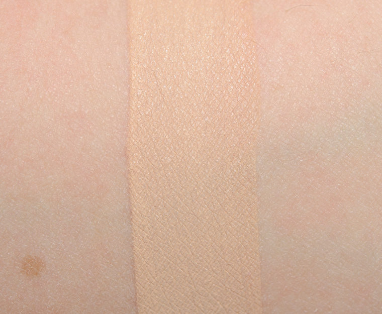 <p class="text-center">Shiseido Neutral 2 Synchro Skin Lasting Liquid Foundation SPF 20</p>