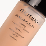 Shiseido Rose 4 Synchro Skin Lasting Liquid Foundation SPF 20