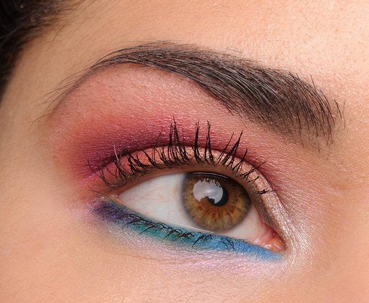 Urban Decay Alice Through the Looking Glass Eyeshadow Palette
