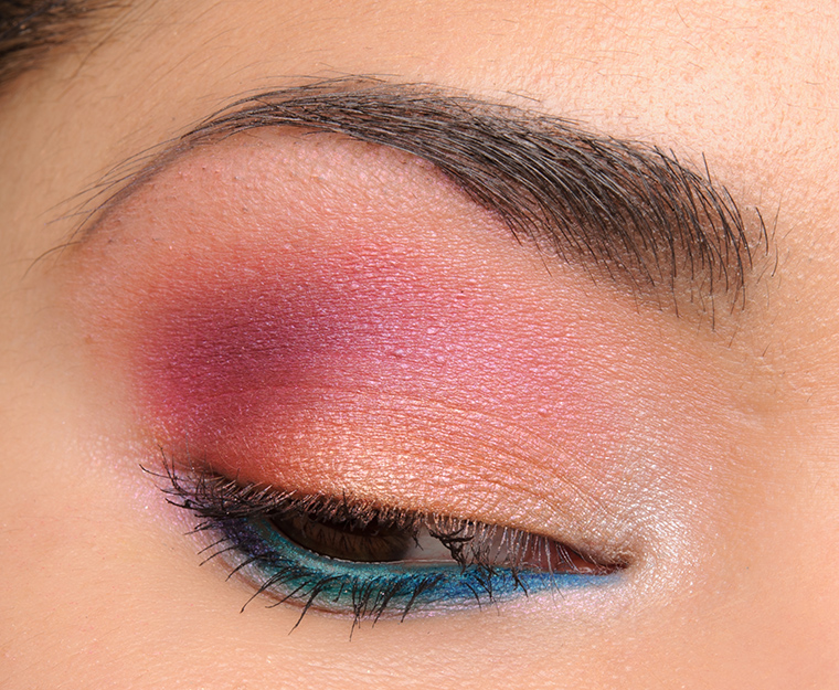 Urban Decay Alice Through the Looking Glass Eyeshadow Palette