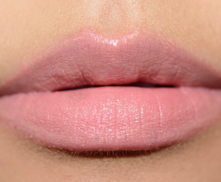 <p class="text-center">MAC Crème d'Nude Lipstick</p>