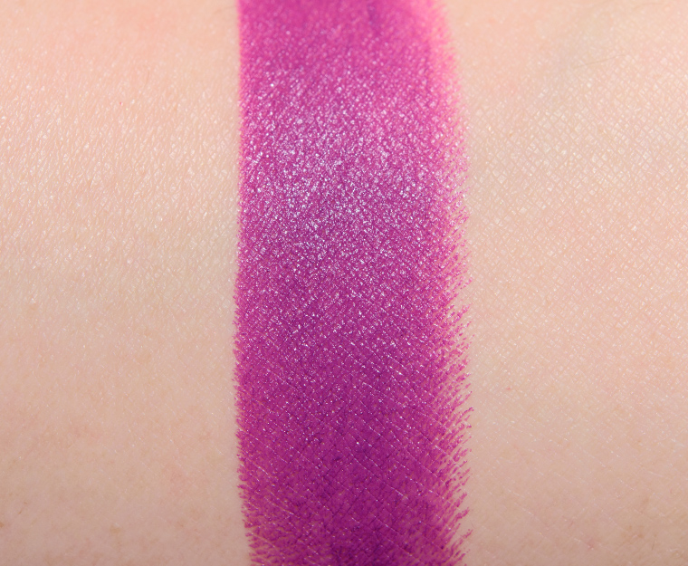 <p class="text-center">MAC Heroine Lipstick</p>
