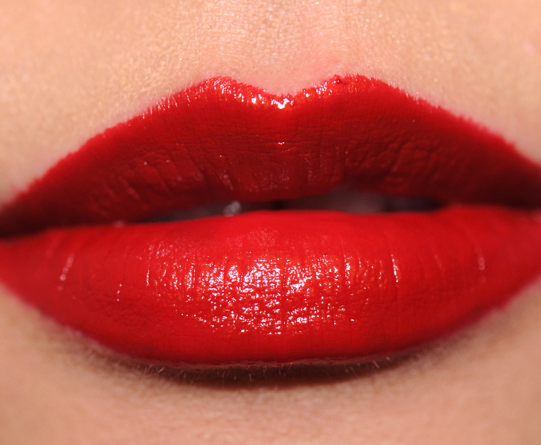 <p class="text-center">Urban Decay Mrs. Mia Wallace Vice Lipstick</p>