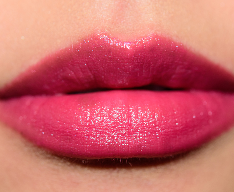 <p class="text-center">Guerlain Mauve Gloves (068) La Petite Robe Noire Lip Colour</p>