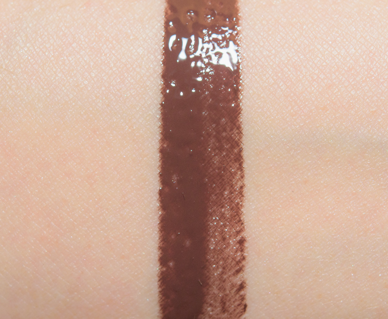 <p class="text-center">MAC Absolute Score Vamplify Lipgloss</p>