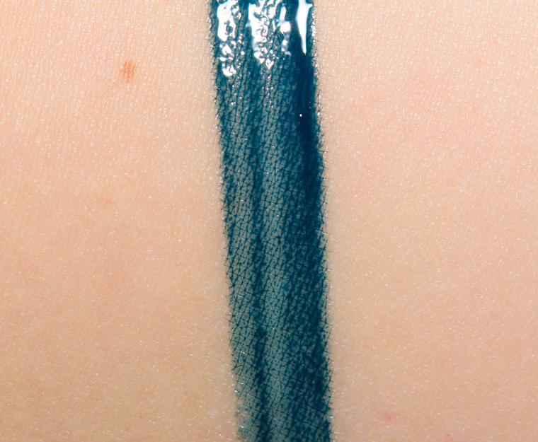 MAC Acting on Impulse Vamplify Lipgloss