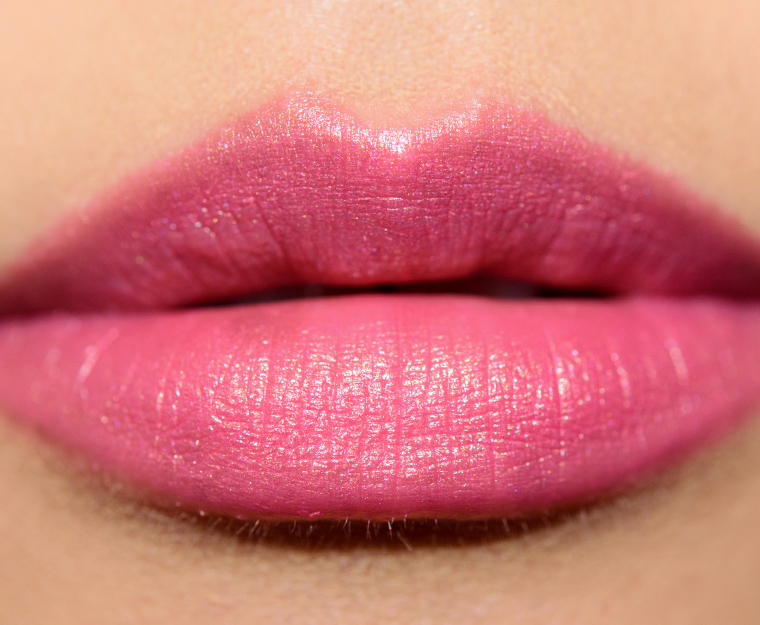 <p class="text-center">MAC Bombshell Lipstick</p>