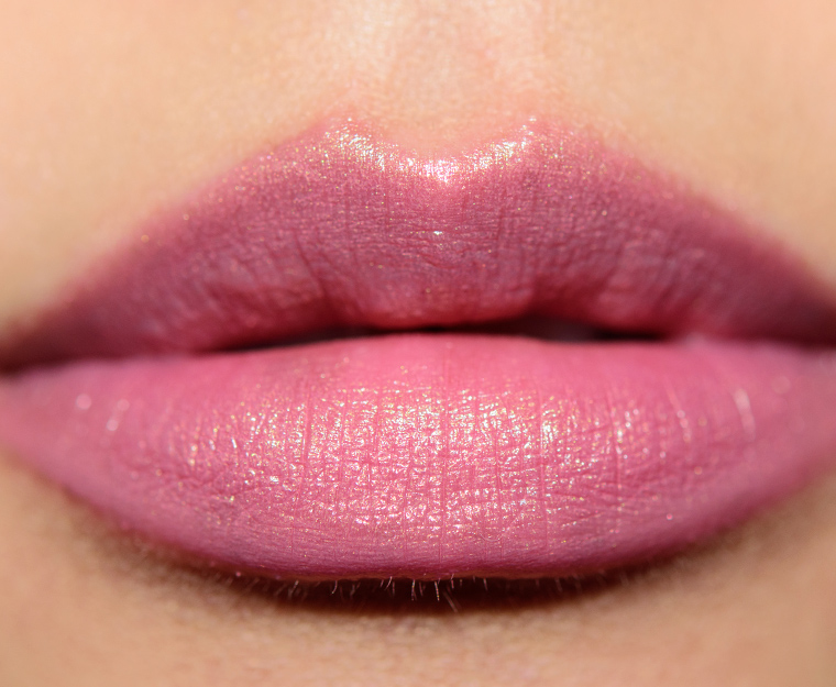 <p class="text-center">MAC Fabby Lipstick</p>