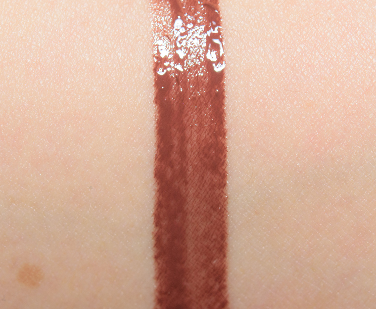 <p class="text-center">MAC Fab Tested Vamplify Lipgloss</p>