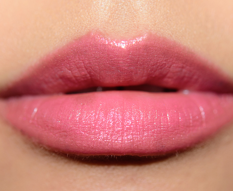 <p class="text-center">MAC Giddy Lipstick</p>