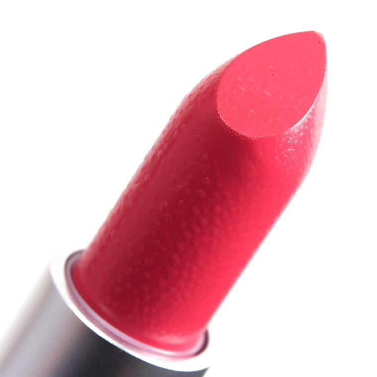<p class="text-center">MAC Lustering Lipstick</p>