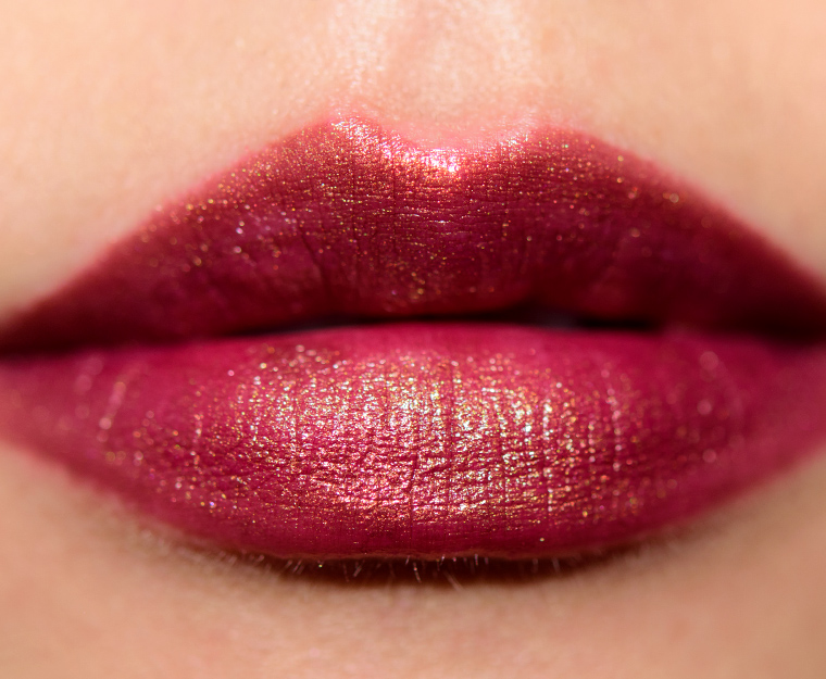 <p class="text-center">MAC O Lipstick</p>