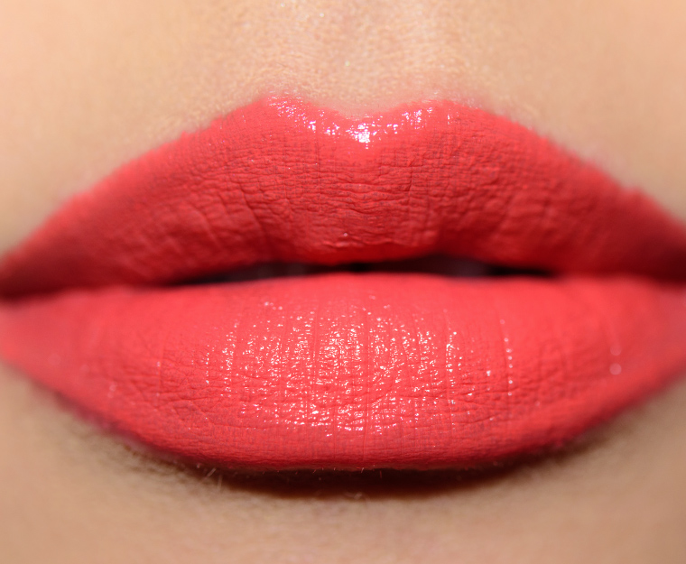 <p class="text-center">Charlotte Tilbury Hot Emily Kissing Lipstick</p>