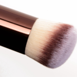 Hourglass Vanish Foundation Brush 