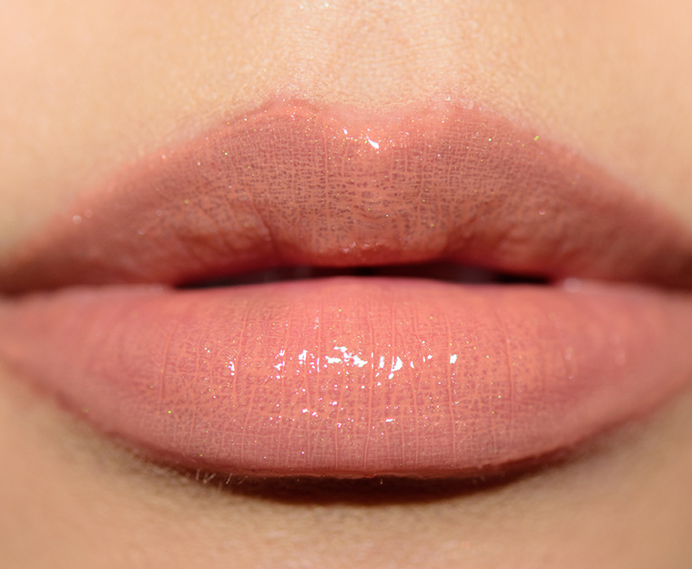 <p class="text-center">MAC Fashion Punch Sized to Go Lipglass</p>