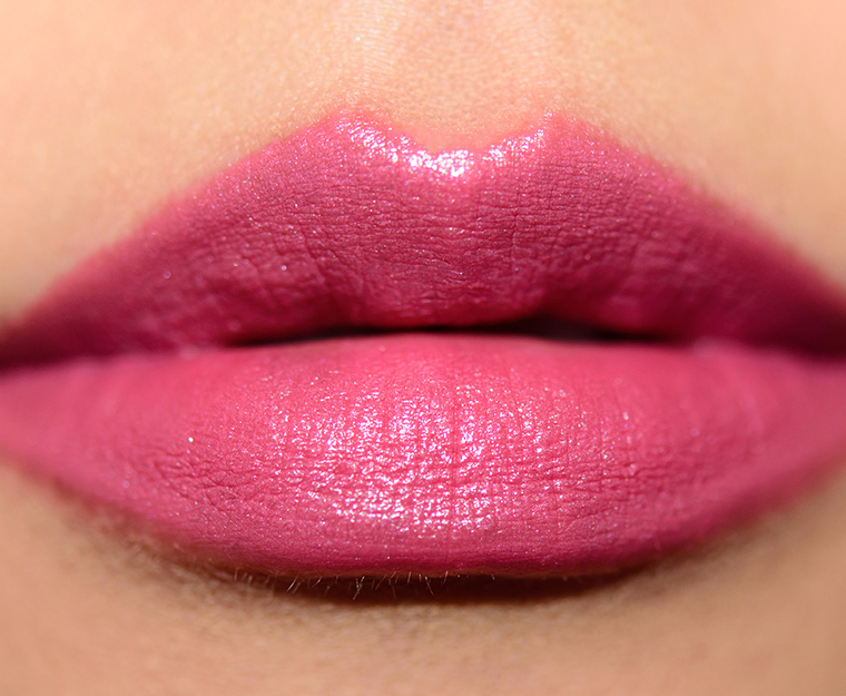<p class="text-center">MAC Hot Gossip Lipstick</p>