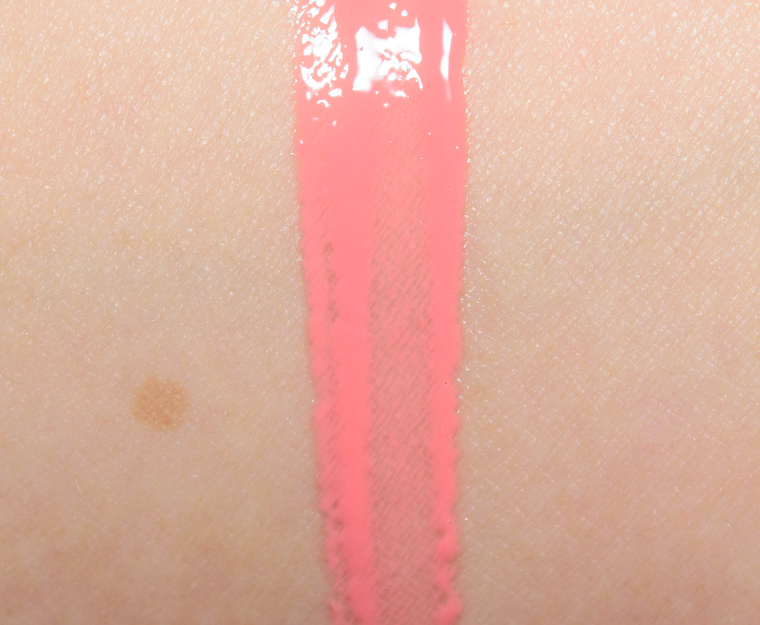 <p class="text-center">MAC Lots of Laughs Sized to Go Lipglass</p>