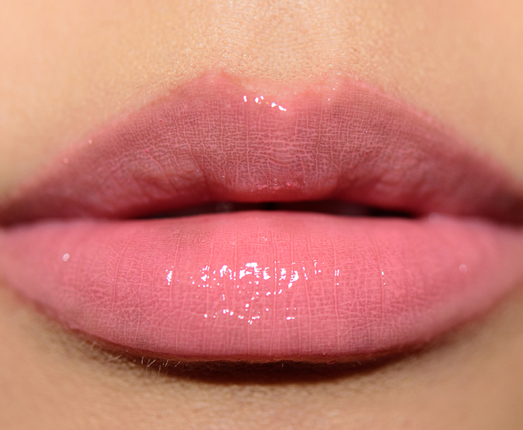 <p class="text-center">MAC Lots of Laughs Sized to Go Lipglass</p>