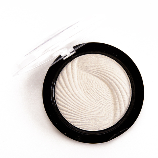 Makeup Revolution Vivid Baked Highlighter Powder