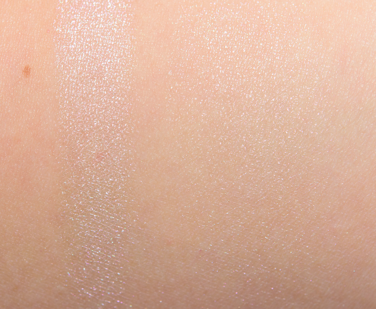 Makeup Revolution Peach Lights Vivid Baked Highlighter Powder