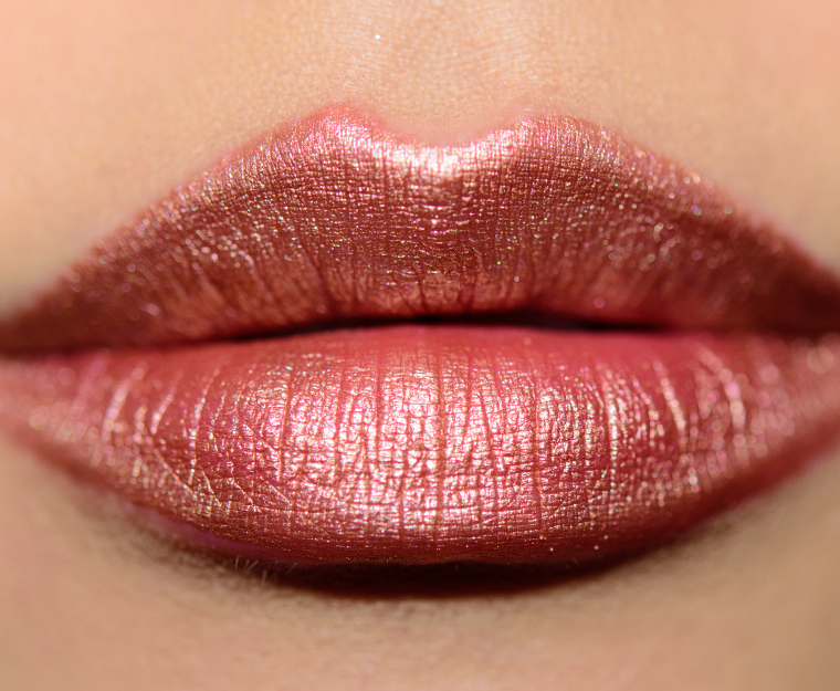 <p class="text-center">Milani Chromattic Addict (01) Amore Metallics Lip Crème</p>