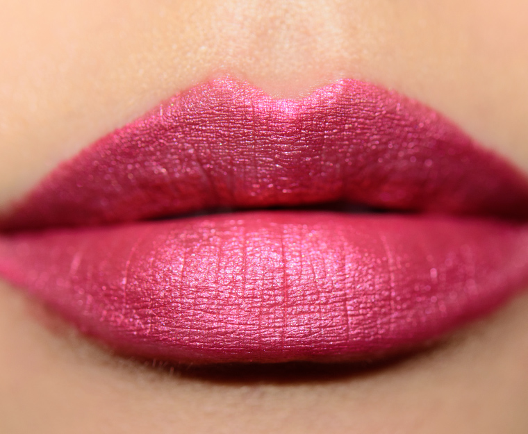<p class="text-center">Milani Cinemattic Kiss (04) Amore Metallics Lip Crème</p>