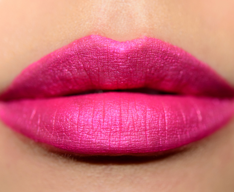 <p class="text-center">Milani Dramattic Diva (05) Amore Metallics Lip Crème</p>