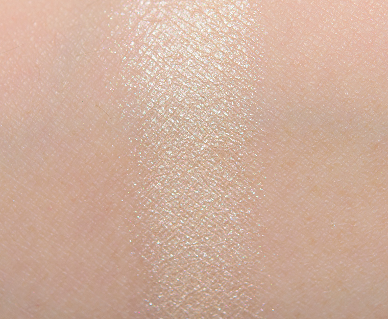 <p class="text-center">Guerlain L'Heure de Nuit #1 Eyeshadow (Palette 5 Couleurs)</p>