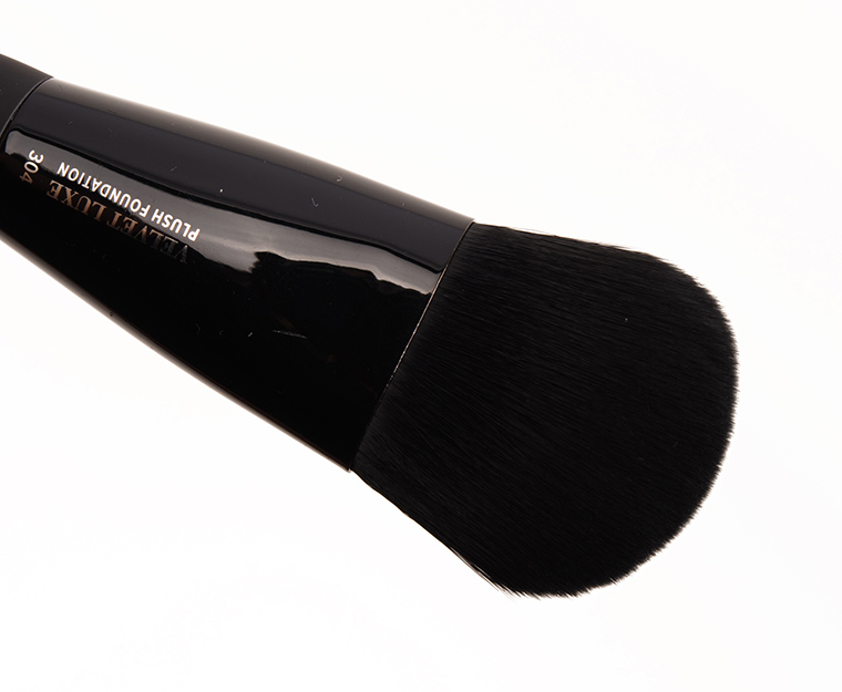 IT Cosmetics No. 304 Velvet Luxe Plush Foundation Brush