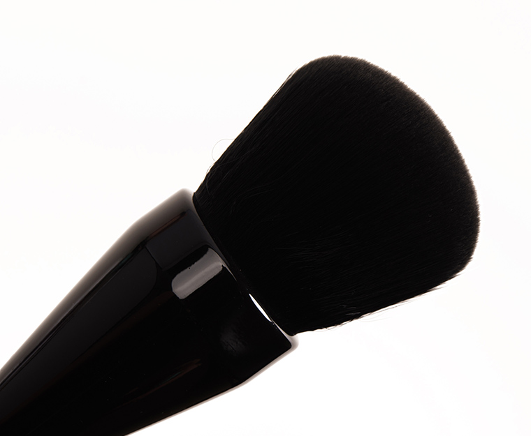 IT Cosmetics No. 307 Velvet Luxe LBD Powder Brush