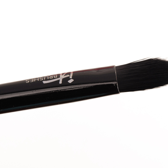 IT Cosmetics No. 314 Velvet Luxe Smooth Concealer Brush • Brush Review