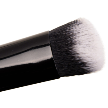 KVD Beauty Lock-It Edge Concealer Brush