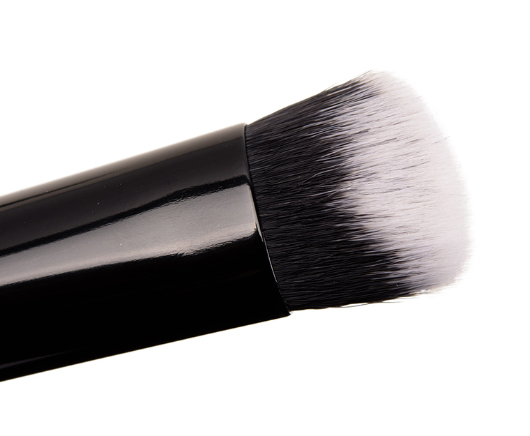 Kat Von D Lock-It Edge Concealer Brush