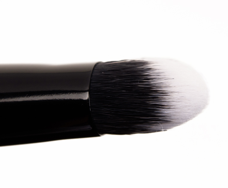 Kat Von D Lock-It Edge Concealer Brush