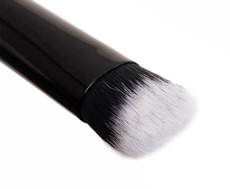 Kat Von D Lock-It Edge Concealer Brush