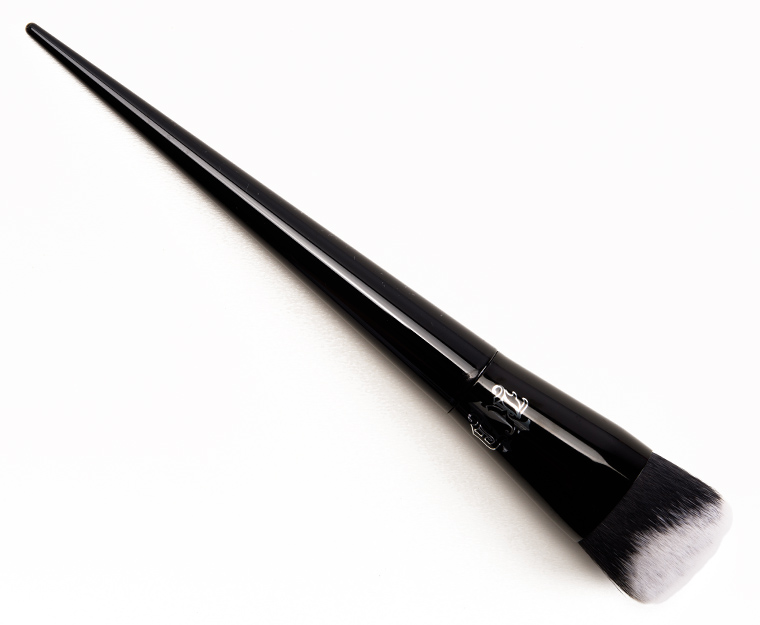 Kat Von D Lock-It Lock-It Edge Foundation Brush