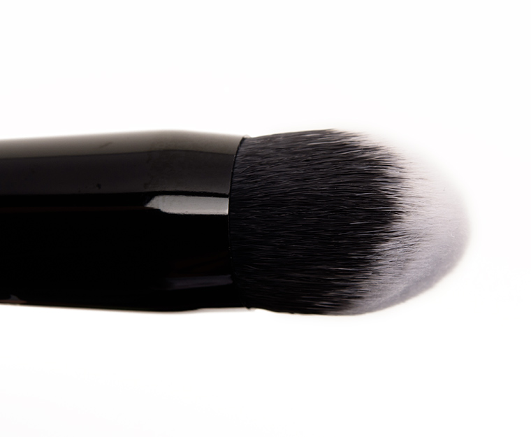 Kat Von D Lock-It Lock-It Edge Foundation Brush