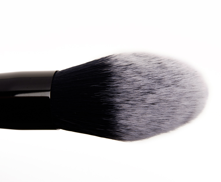 Kat Von D Lock-It Setting Powder Brush