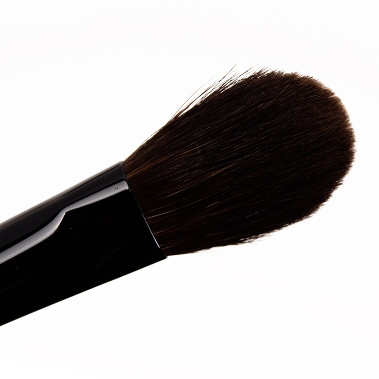 Suqqu Eyeshadow Brush L • Brush Review & Swatches