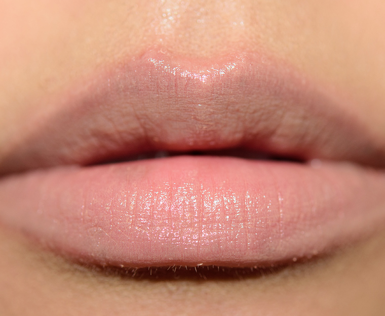 <p class="text-center">bareMinerals Controversy Gen Nude Radiant Lipstick</p>