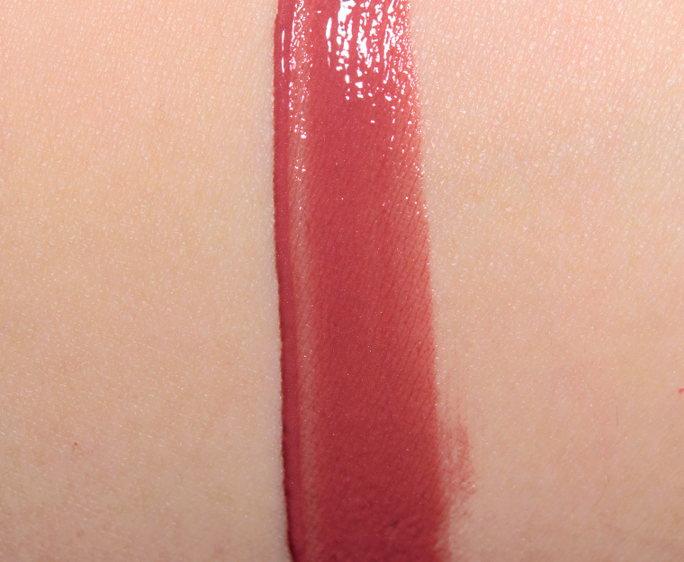 Cle de Peau Chenille (12) Radiant Liquid Rouge